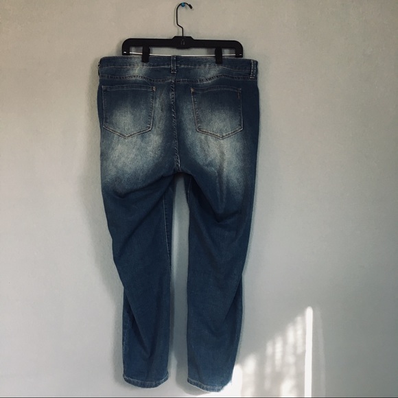 Vintage America, flower detailed blue jeans - Picture 6 of 6